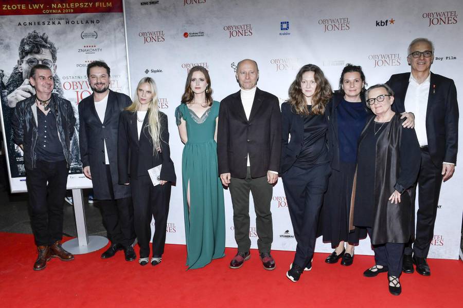 Premiera filmu Agnieszki Holland. Anja Rubik, Maciej Stuhr z partnerką i POLITYCY