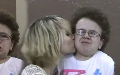 Ekipa z Glee i Keenan Cahill w zabawnym video [VIDEO]