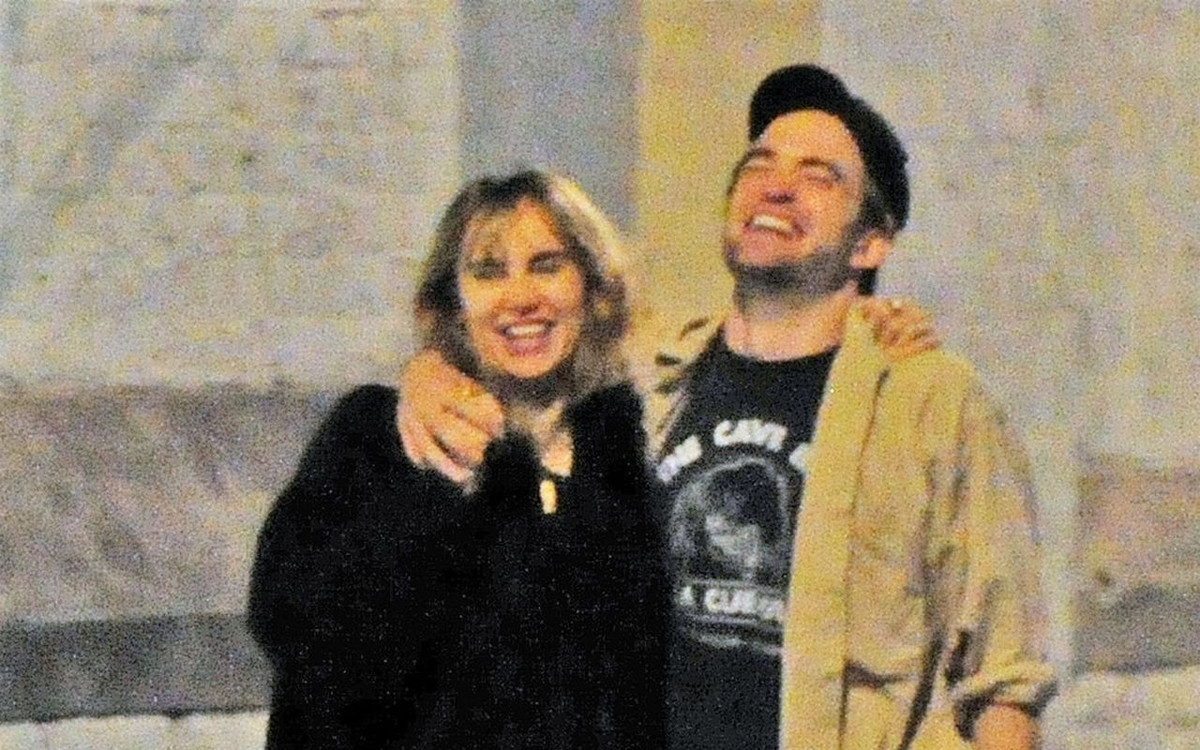 Robert Pattinson całuje się z Suki Waterhouse