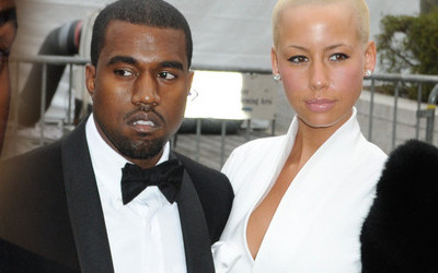 Kanye West tłumaczy się z palca w odbycie