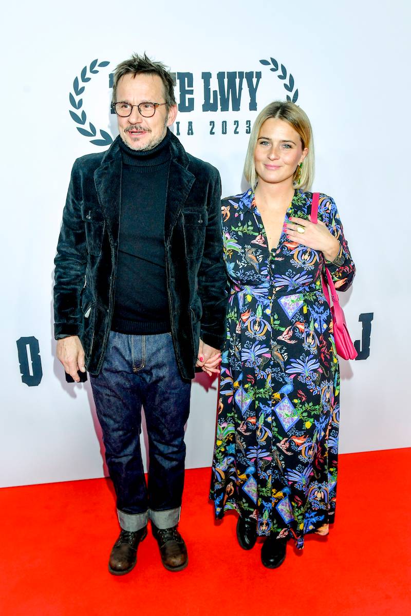 Premiera filmu “Kos”. Agnieszka Grochowska, Jacek Braciak, Katarzyna Warnke w kucyku