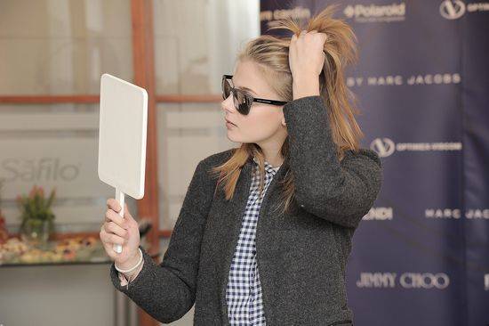 Marta Wierzbicka mierzy okulary, styczeń 2015