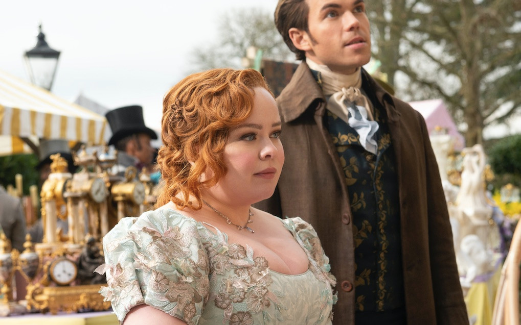 Gwiazda “Bridgertonów”, Nicola Coughlan odpowiada hejterom za nagie sceny z jej udziałem