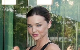 Miranda Kerr znów zachwyca pociążową formą (FOTO)