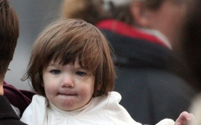 Suri Cruise szasta pieniędzmi