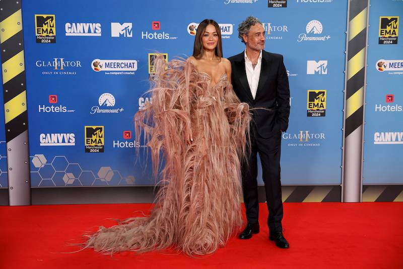 MTV EMA 2024. Artyści postarali się o najlepsze kreacje:  Rita Ora, Shawn Mendes….