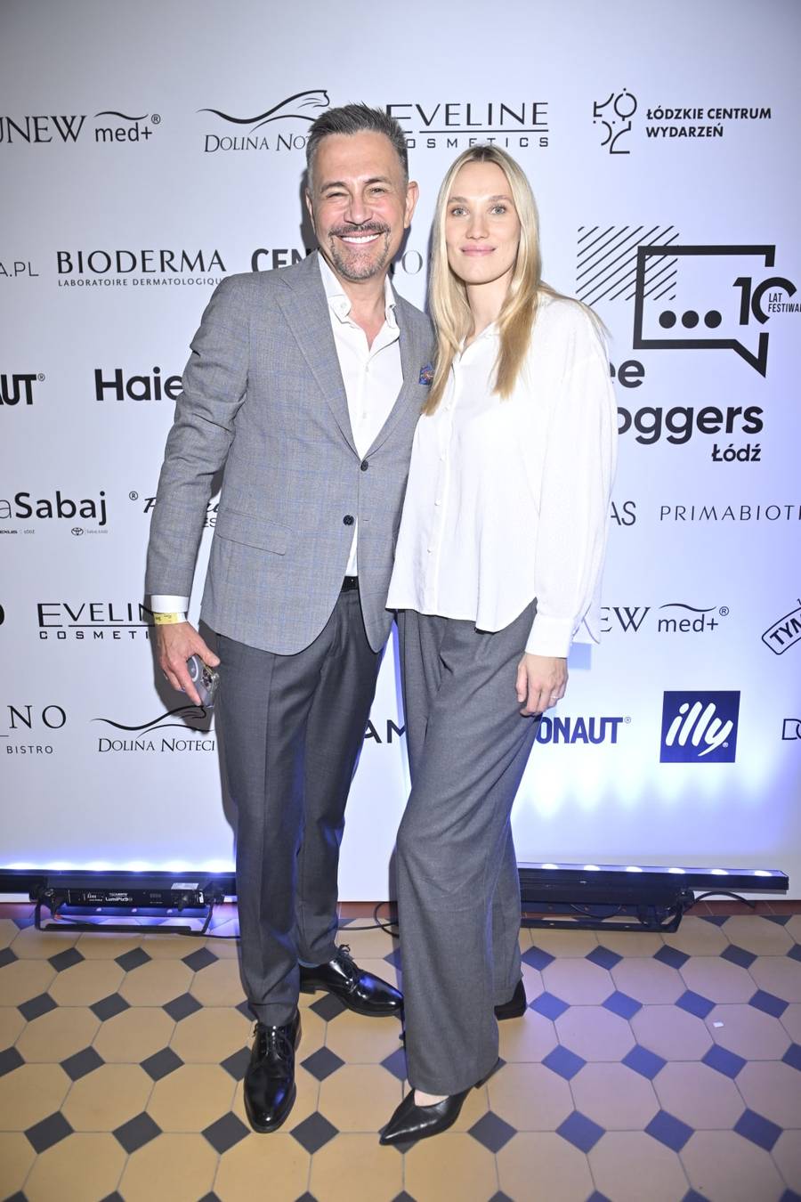 Wysyp ZAKOCHANYCH na Festiwalu See Bloggers! Krzysztof Ibisz z żoną, Cezary i Edyta Pazurowie (FOTO)