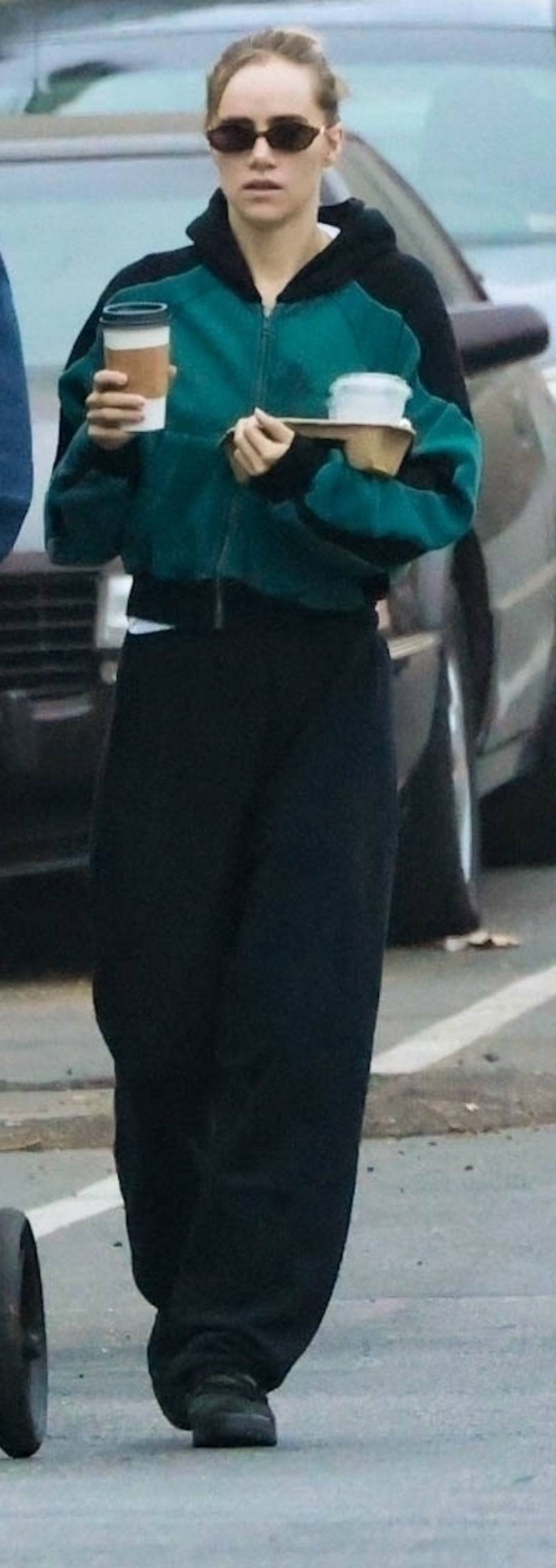 To najsłodsze, co dziś zobaczysz! Robert Pattinson prowadzi wózek i trzyma za rękę ukochaną