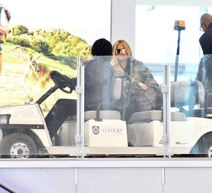 Ukrywając ciążowy brzuch Khloe miała DOŚĆ tej jednej rzeczy