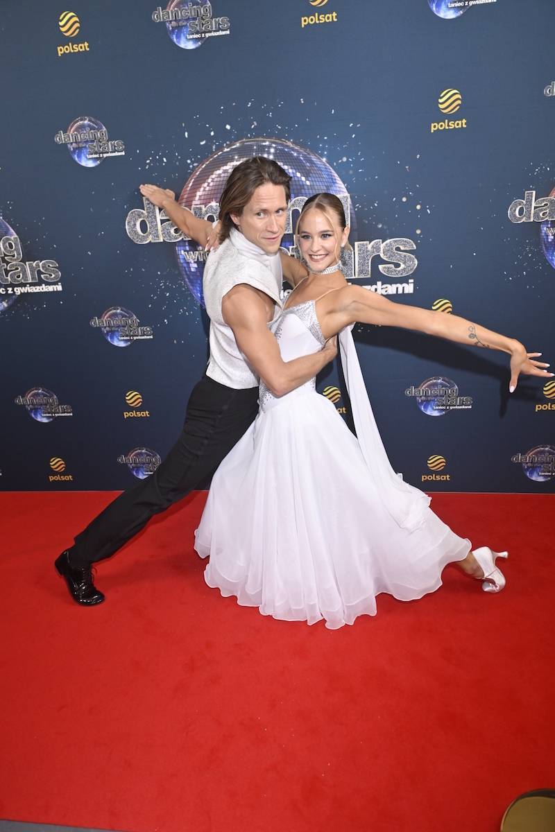 Wystartowała 15. edycja “Tańca z Gwiazdami”! Tak prezentowały się pary w PREMIEROWYM odcinku