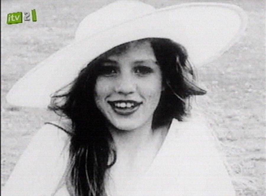 Katie Price w przeszłości była przepiękną kobietą. Na operacje plastyczne wydała PÓŁ MILIONA złotych! (ZDJĘCIA)