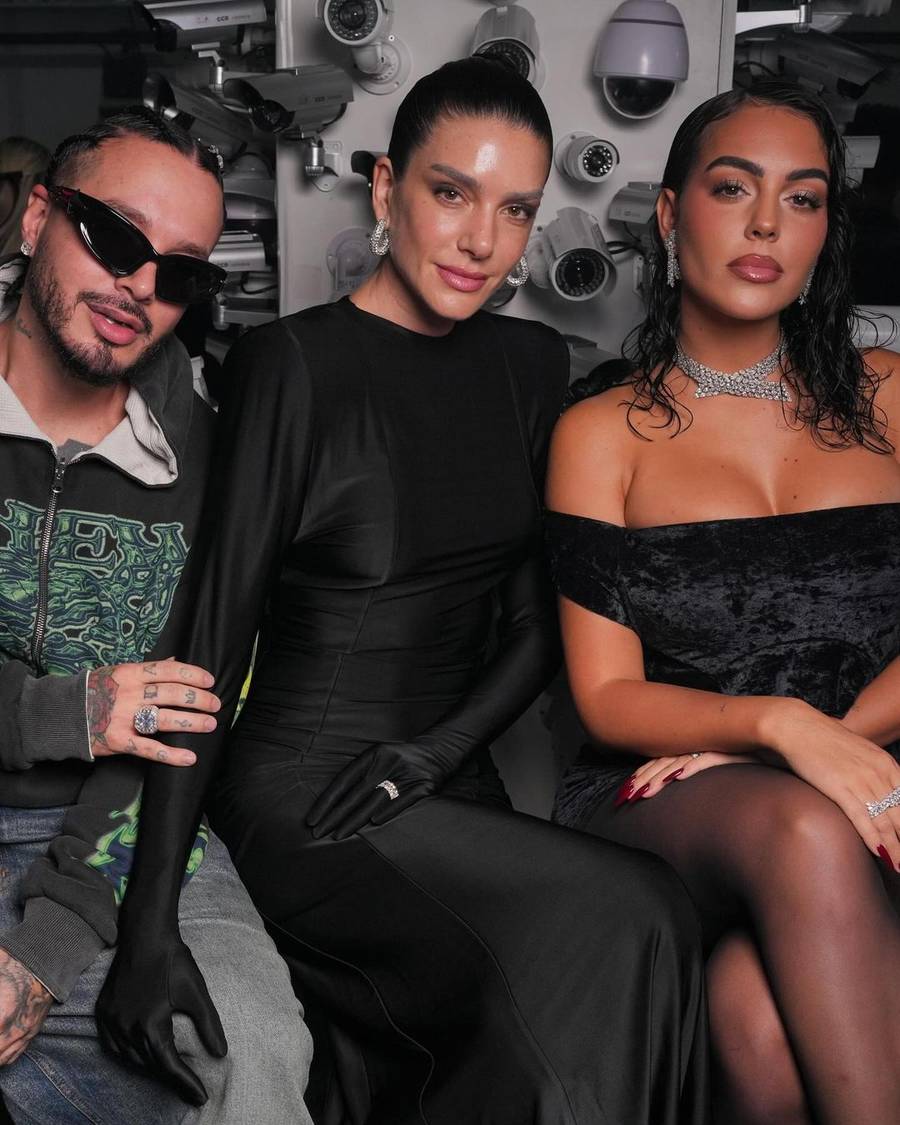 Georgina Rodriguez w niebezpiecznej mini odsłania kulisy Paris Fashion Week! (FOTO)