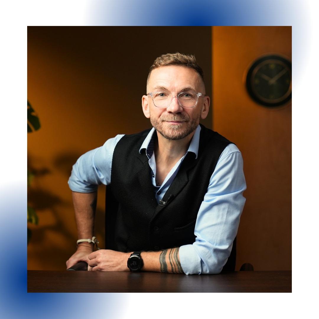 Przemek Kossakowski został wykładowcą, fot. Instagram