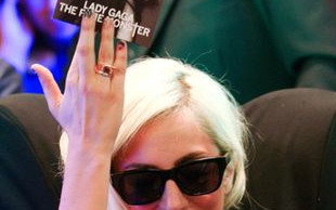 Lady Gaga chce się zoperować