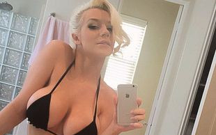 Jej też marzy się kariera Kim Kardashian (Instagram)