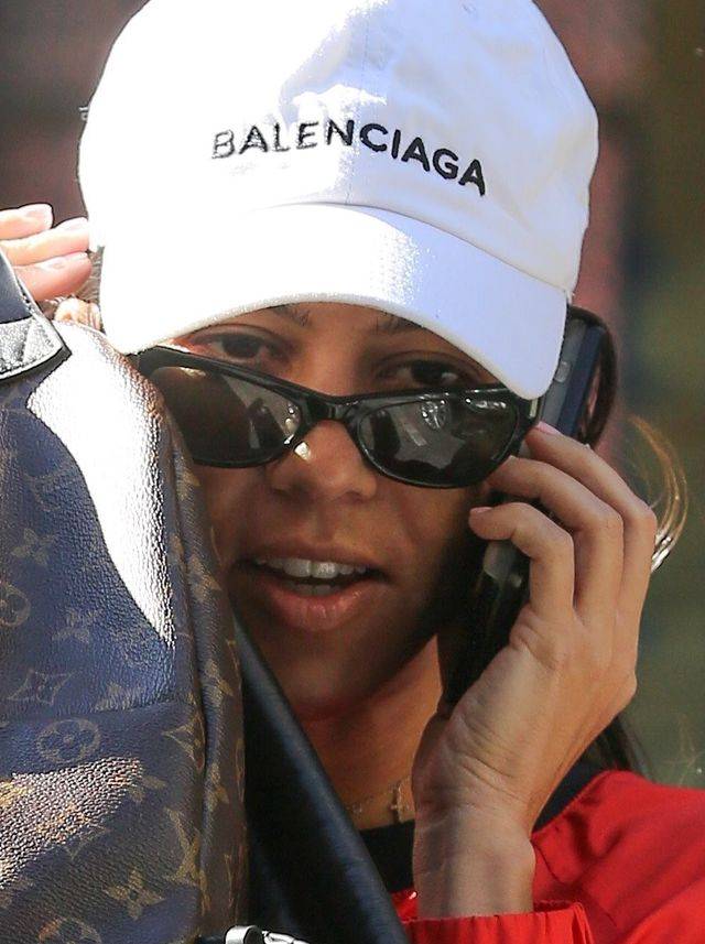 Kourtney Kardashian BEZ MAKIJAŻU – gdzie są jej RZĘSY?!