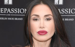 To uśmiech satysfakcji posiadaczki bluzki za 1400 złotych?