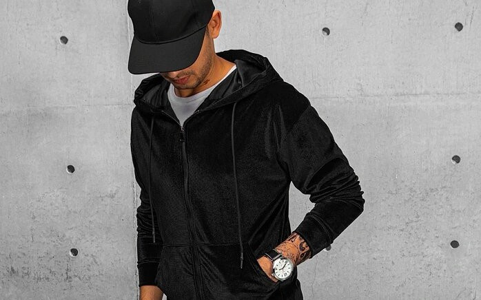 Dresy męskie jako element streetwearu – jak stworzyć modny outfit z dresami?