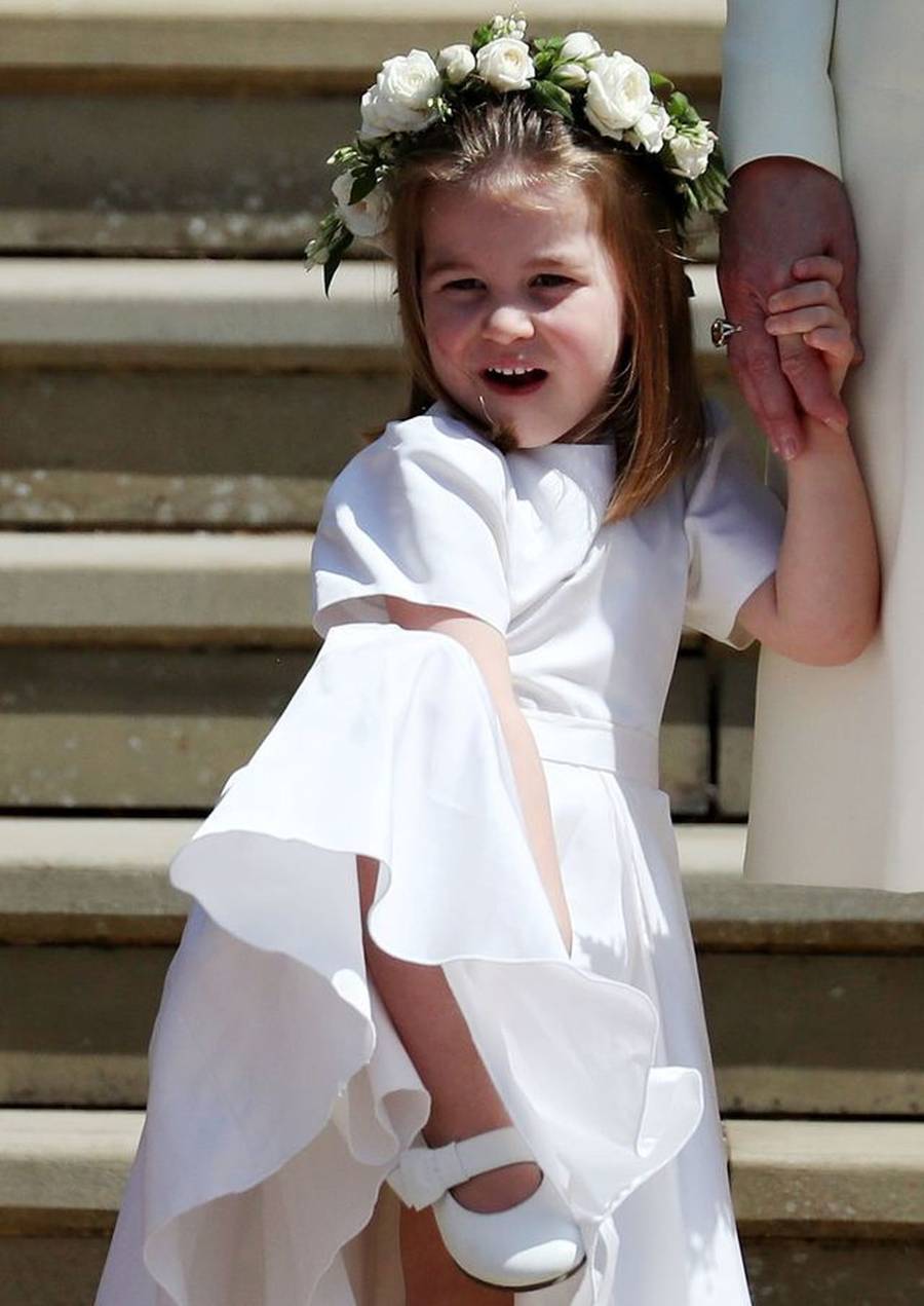 Wszyscy PRZEGAPILIŚMY ten szczegół w strojach George’a i Charlotte na ŚLUBIE Meghan i Harry’ego