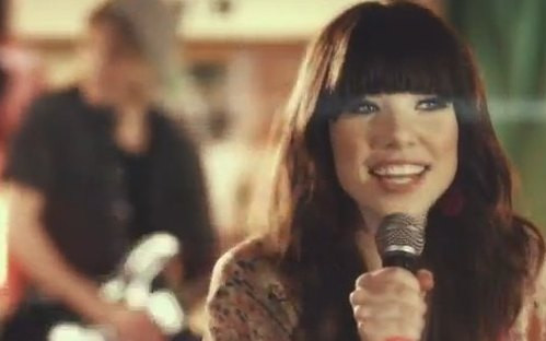 Carly Rae Jepsen i jej hit Call Me Maybe [VIDEO]