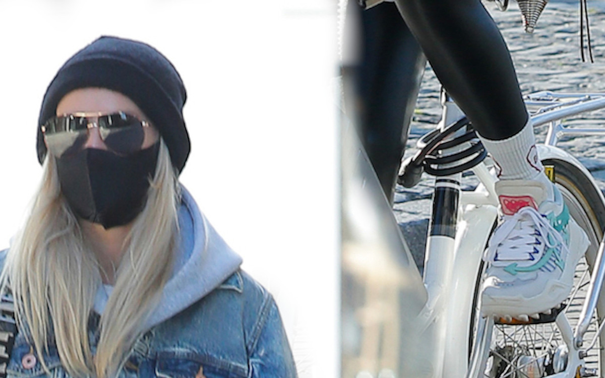 Agnieszka Woźniak-Starak jak NASTOLATKA. Przyłapana w drodze do pracy