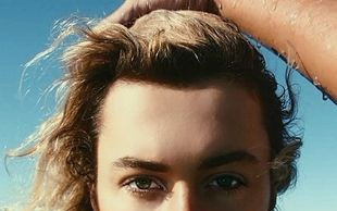 Kurt Coleman – cierpi na tanoreksję, jest gwiazdą Instagrama