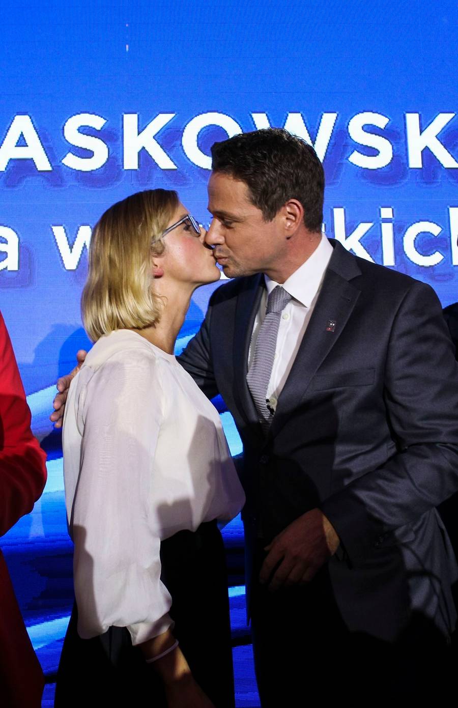 Rafał Trzaskowski z żoną na wieczorze wyborczym.