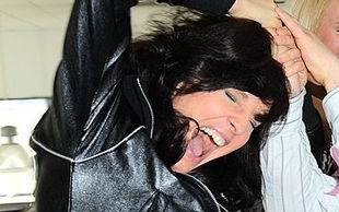 Kto szarpie za włosy Małgorzatę Kosik? (FOTO)