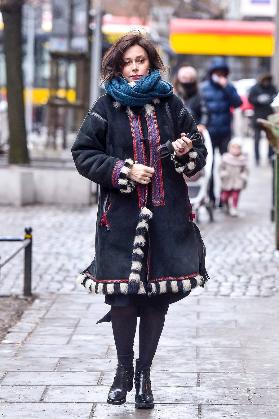 Renata Dancewicz w płaszczu
