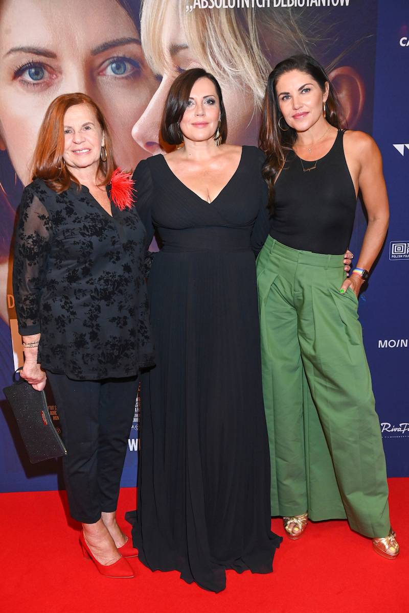 Premiera filmu “Rzeczy niezbędne”. Katarzyna Warnke odsłoniła brzuch, Dagmara Domińczyk z serialu “Sukcesja”…