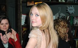 Dakota Fanning na obcasach (FOTO)