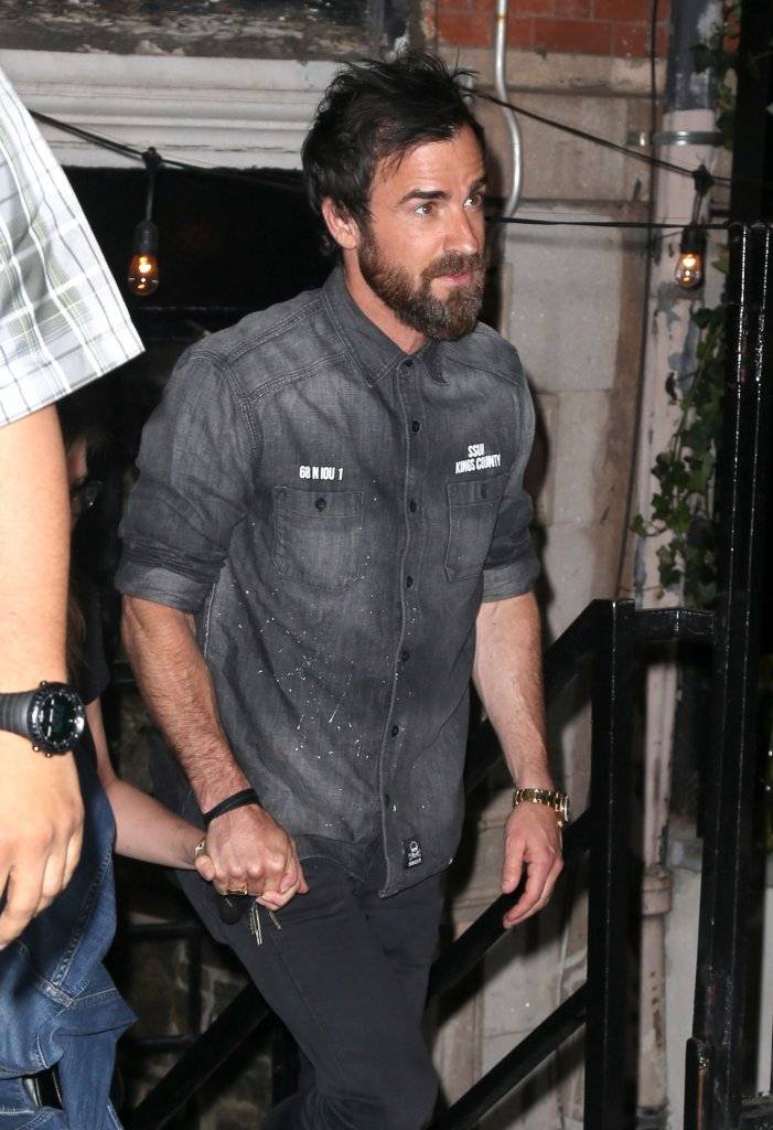 Jak czuje się mąż Jennifer Aniston włączony w rozwód Jolie i Pitta