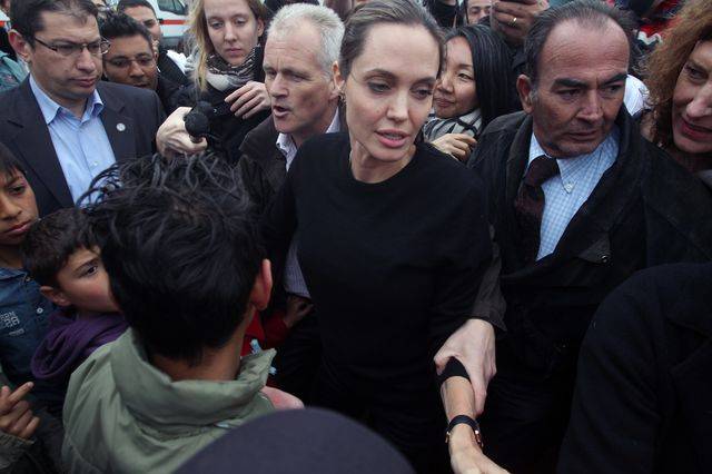 Angelina Jolie przyznała się do choroby, którą widać na twarzy
