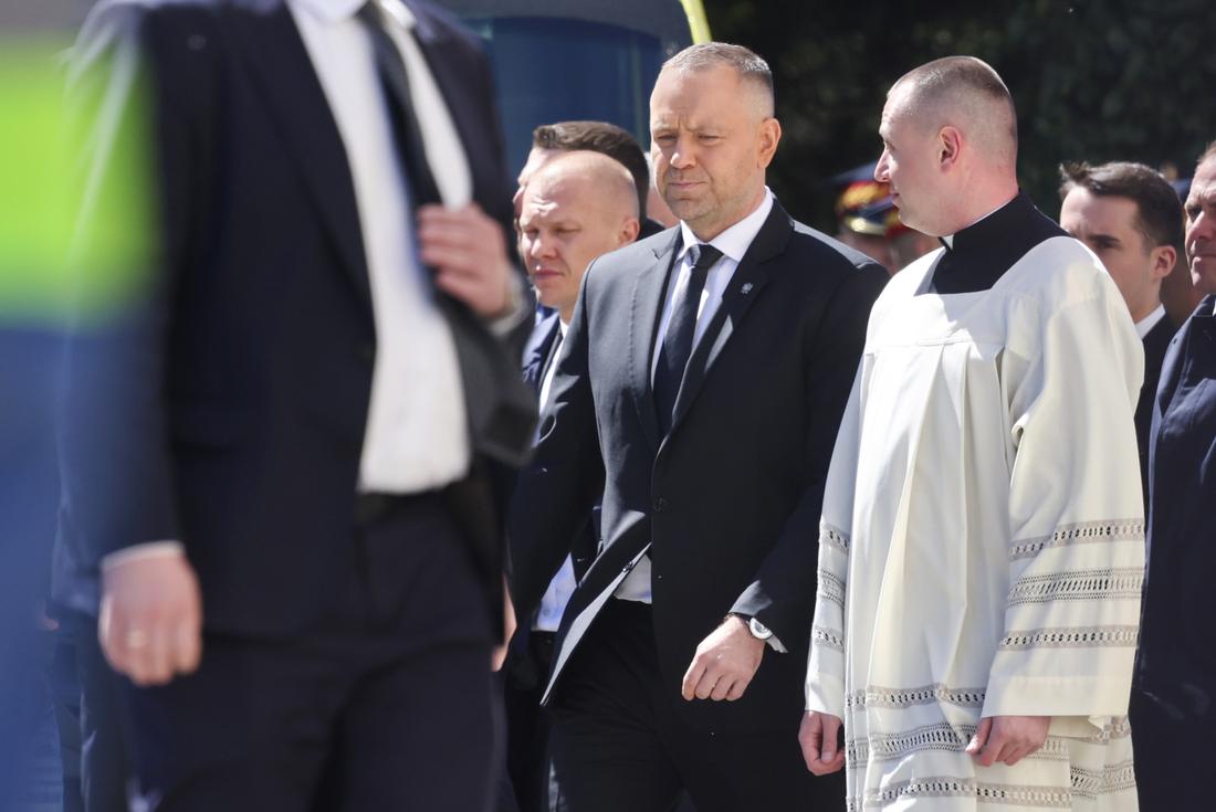 Karol Nawrocki na pogrzebie Łukasza Litewki, fot. AKPA