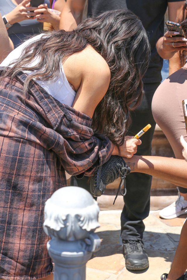 Kim Kardashian robi selfies z fankami