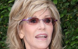 77-letnia Jane Fonda popala trawkę