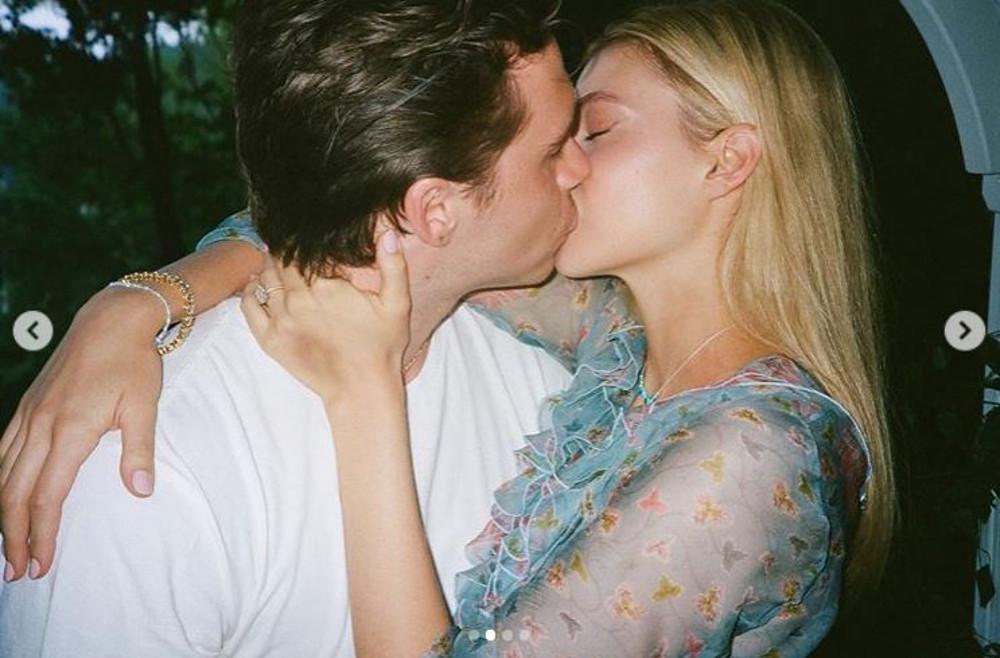 Brooklyn Beckham i Nicola Peltz na przyjęciu zaręczynowym.