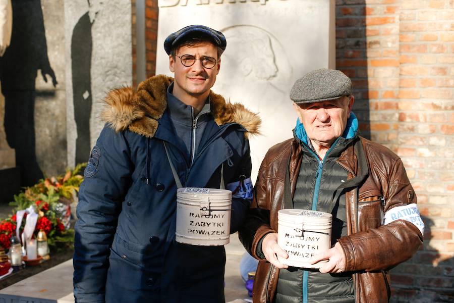 Gwiazdy na Starych Powązkach. Komu w tym roku chciało się zbierać do puszki?