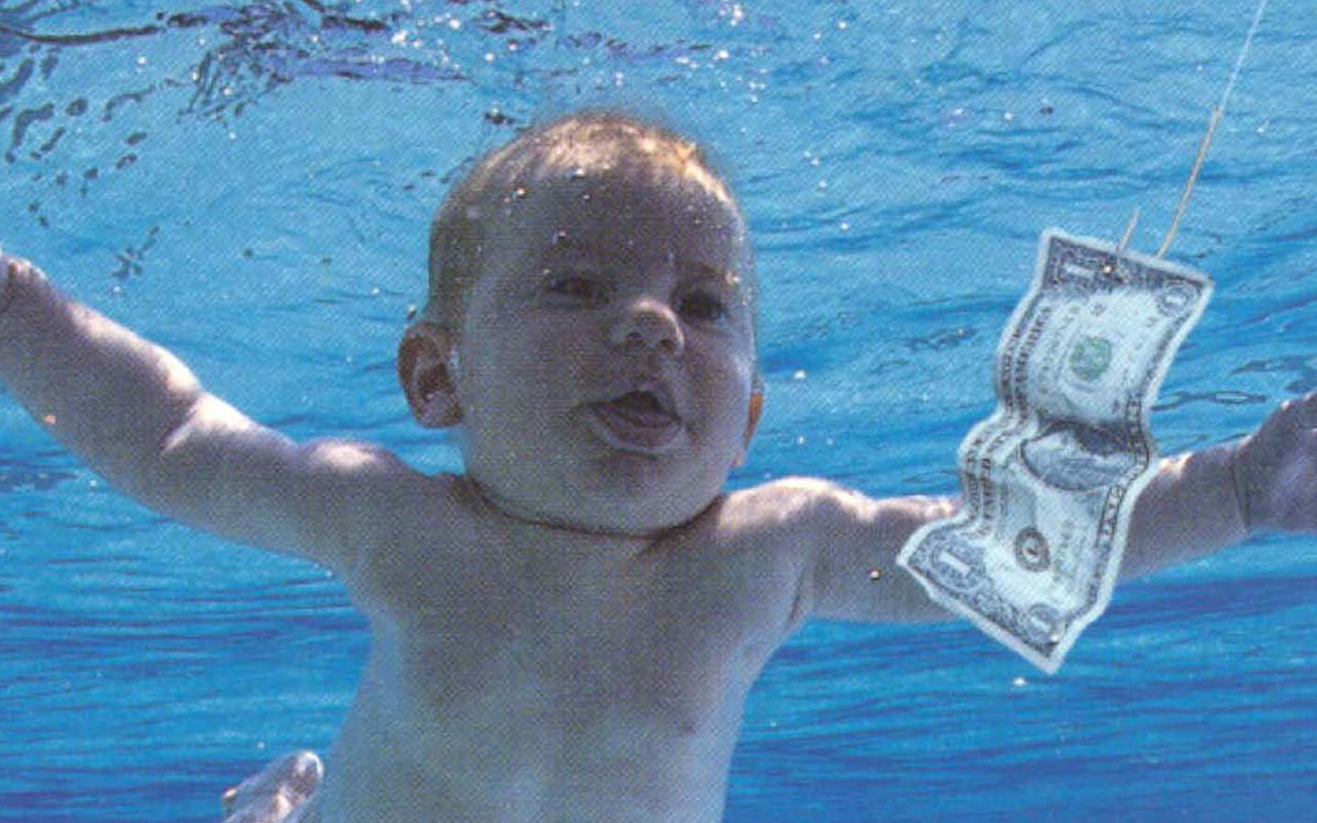 To on pojawił się na okładce płyty Nirvany. Teraz pozywa zespół za “dziecięcą pornografię”