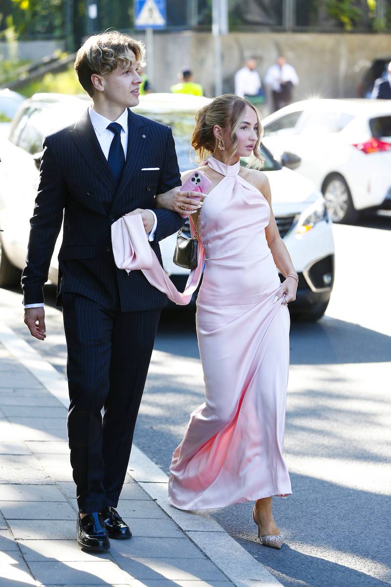 Angelika Mucha przyłapana w drodze na prestiżowe przyjęcie do ambasadora USA! (FOTO)