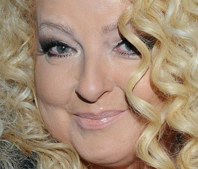 Zbliżenie na twarz Magdy Gessler