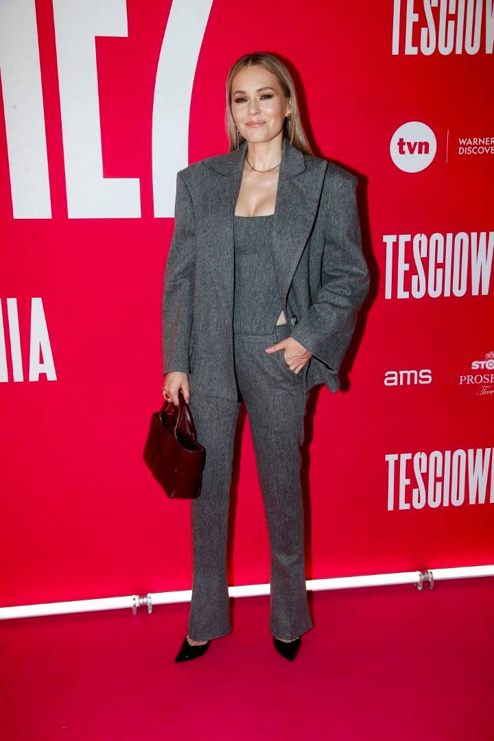 Gwiazdy na premierze filmu “Teściowie 2”: Katarzyna Warnke w nowej fryzurze, Agnieszka Woźniak-Starak, Monika Miller