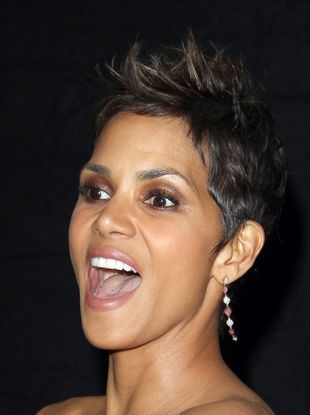 242-halle-berry-R1