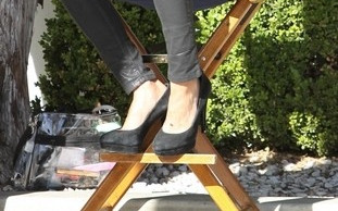 Czy Elisabetta Canalis wygląda na tym zdjęciu jak facet?