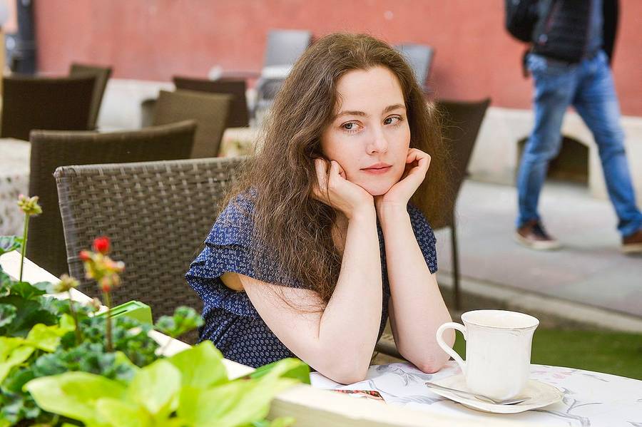 Sara Müldner zasłynęła rolą uroczej Julki w “Na dobre i na złe”. Dziś ma 33 lata – ale się zmieniła! (ZDJĘCIA)