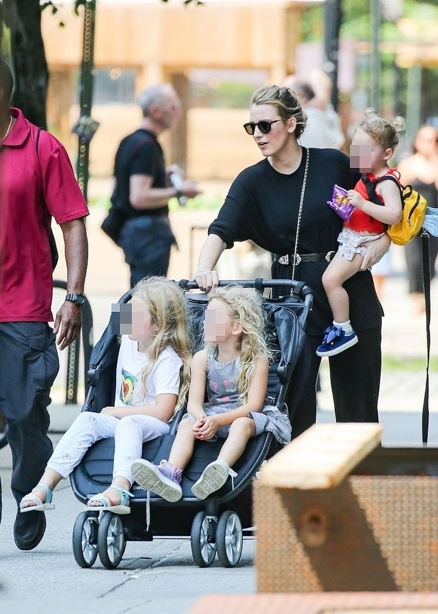 Blake Lively z córkami