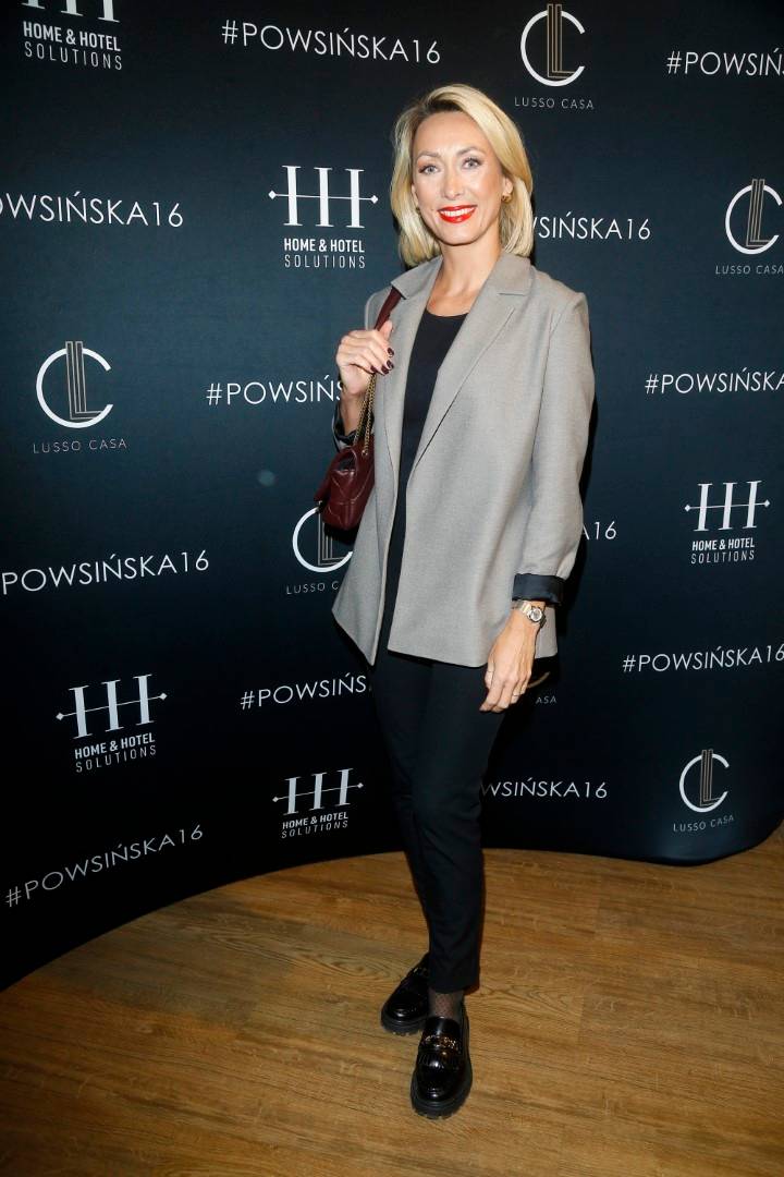 Gwiazdy na otwarciu showroomu: Joanna Koroniewska cała w skórach, Karolina Pisarek z mężem, Anna Kalczyńska z krwistoczerwoną pomadką