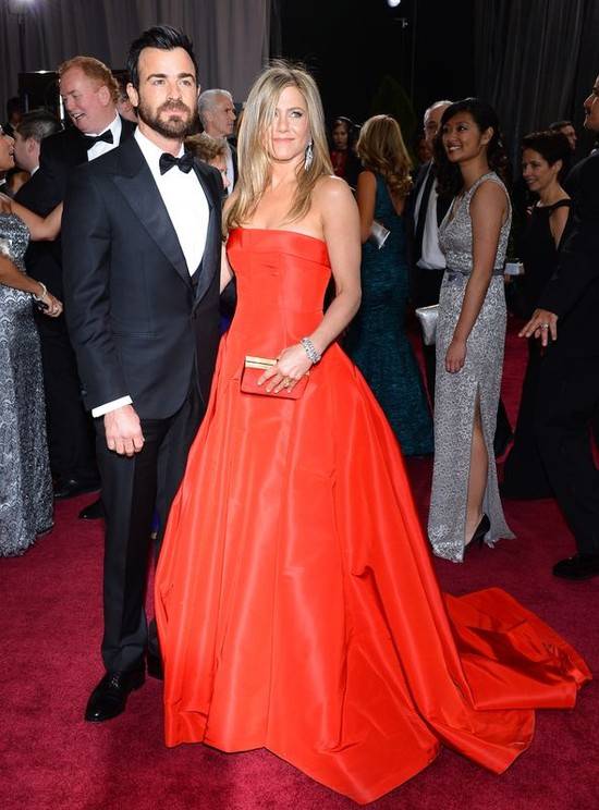 Historyczne kreacje z gali rozdania Oscarów! Angelina Jolie, Jennifer Aniston, Jane Fonda…