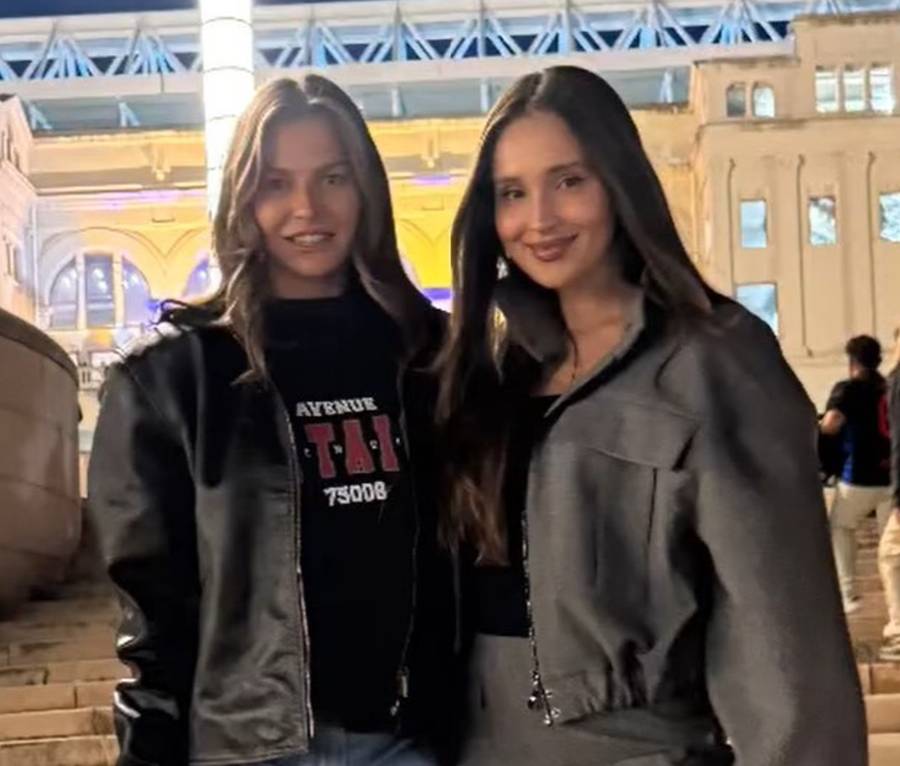 Przyjaciółki Anna Lewandowska i Marina Łuczenko odsłoniły nogi na trybunach. Tak wspierały mężów na meczu! (FOTO)