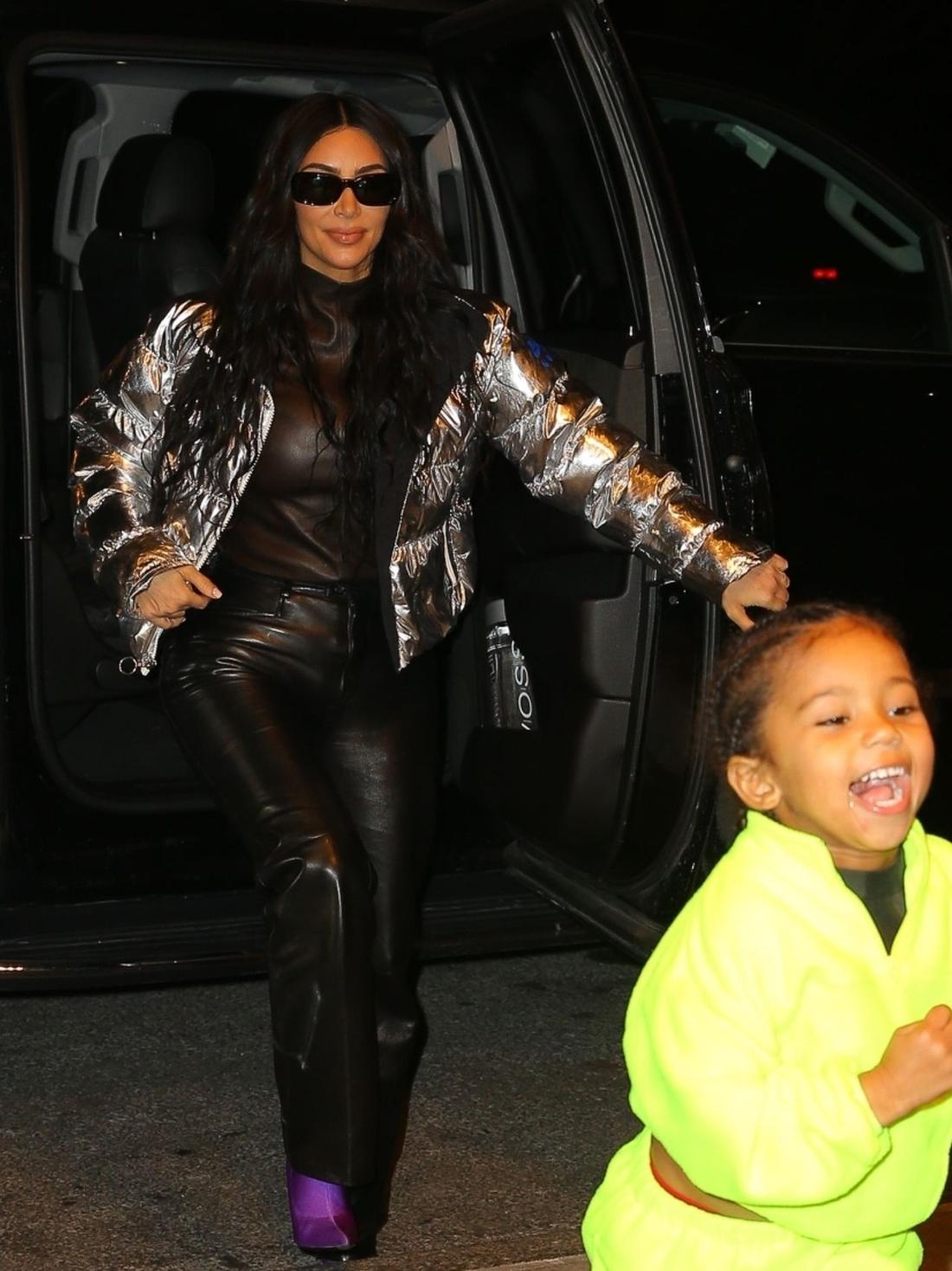 Kim Kardashian z mężem i dziećmi. 